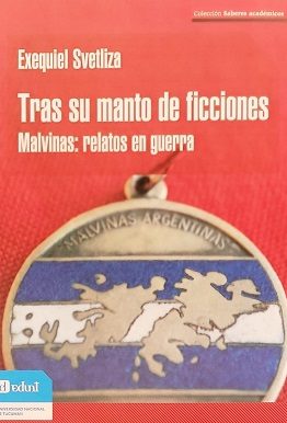Tras su manto de ficciones